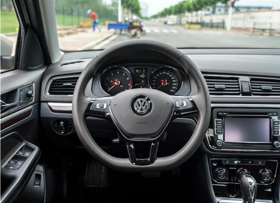 太阳成集团tyc7111cc-韩红后台感恩有朋友相伴 《回到拉萨》现场飙高音险晕倒(图3) 太阳成集团tyc7111cc